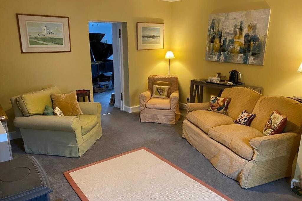 2X King Bedrooms, Private Living Room & Bathroom Thornhill  Extérieur photo
